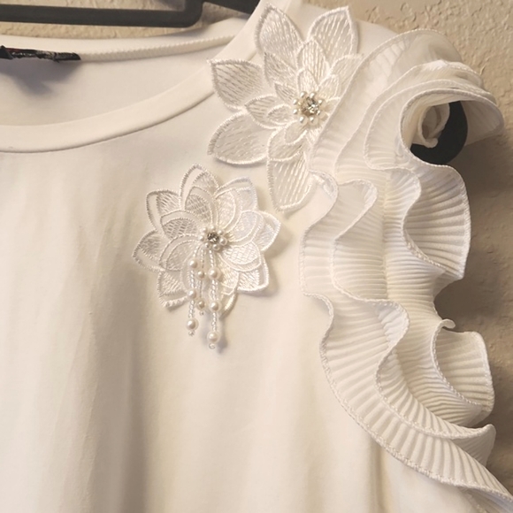 White Ruffled Tank Top - Picture 2 of 3